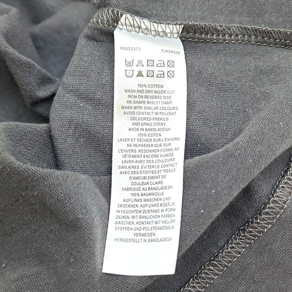 FRENCH CONNECTION TEE SHIRT BLACK COLOR, SOFT COTTON, SIZE MEDIUM (M) - Picture 7 of 8